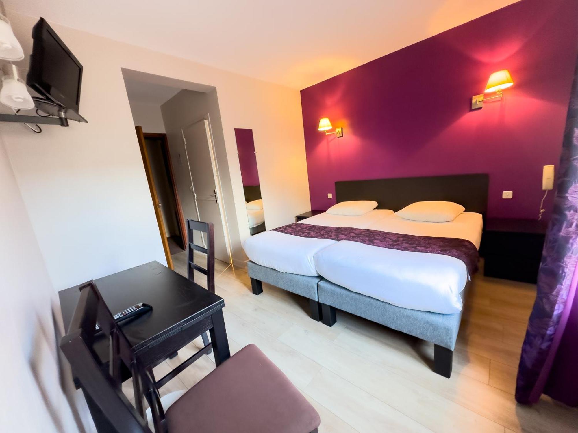 Logis Hotel Restaurant Des Voyageurs Tarnac Екстер'єр фото