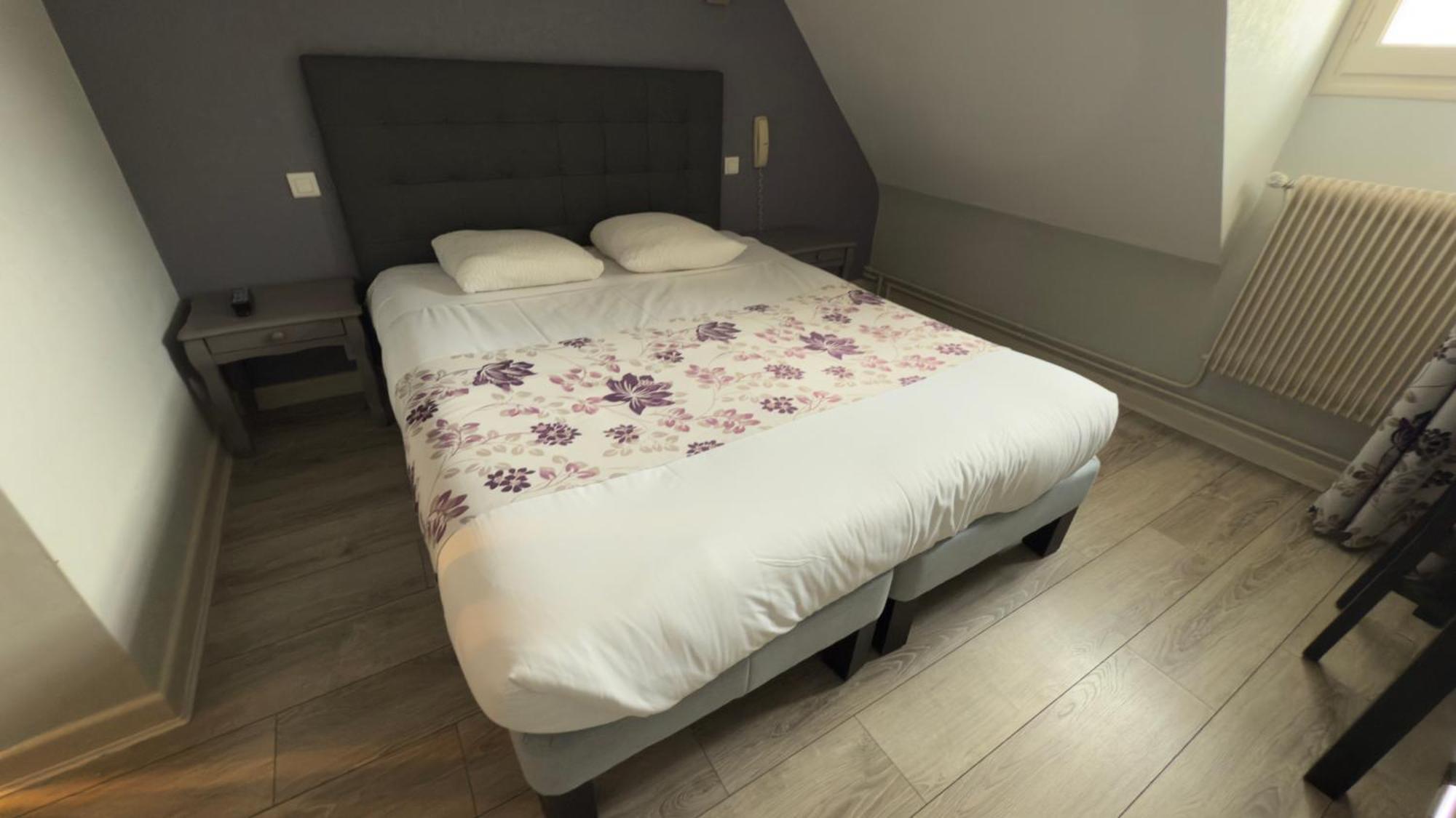 Logis Hotel Restaurant Des Voyageurs Tarnac Екстер'єр фото