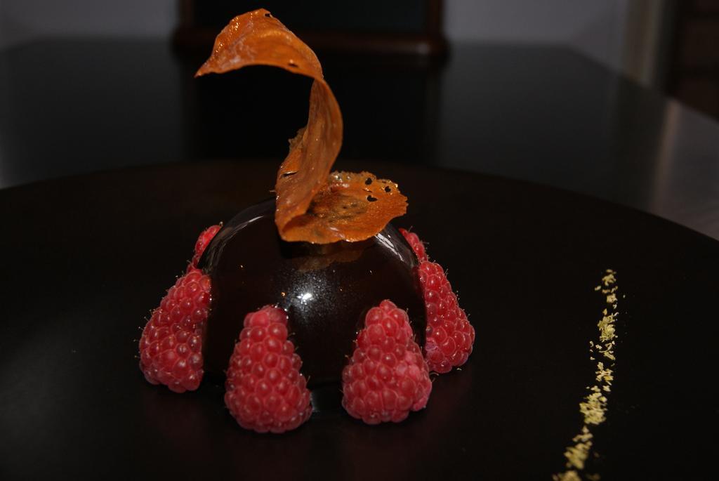 Logis Hotel Restaurant Des Voyageurs Tarnac Екстер'єр фото