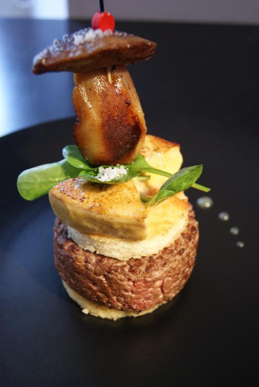Logis Hotel Restaurant Des Voyageurs Tarnac Екстер'єр фото
