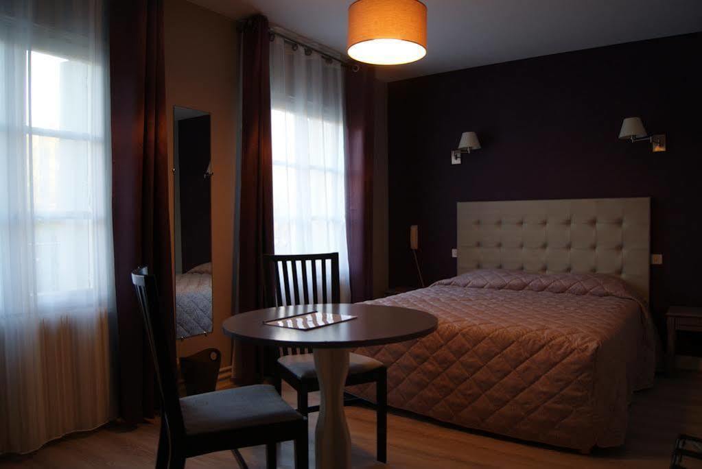 Logis Hotel Restaurant Des Voyageurs Tarnac Екстер'єр фото